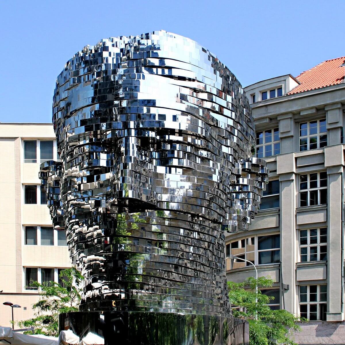 Rotating head of Franz Kafka
