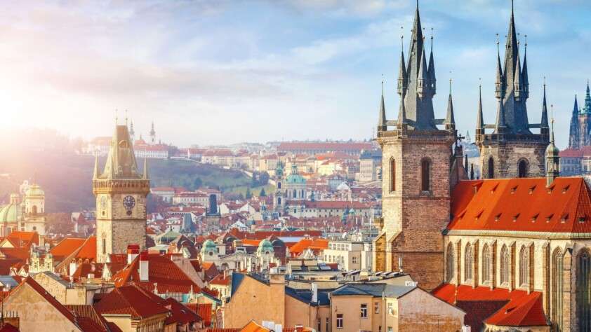 EBIKE TOUR PRAGUE - VISIT OLD TOWN SQUARE